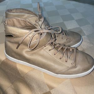Teva Willow Womens Size 9.5 Tan Leather Chukka Lace Up Sneakers Shoes